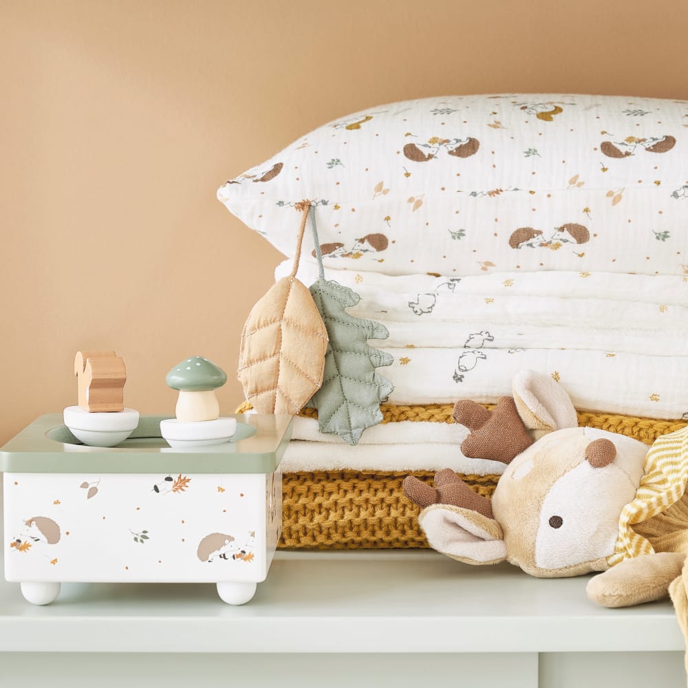BIECO – Doudou Cerf Avec Effet Froissé, Jouet De Préhension Et Chiffon D'éveil Pour Bébé, Doux Et Léger