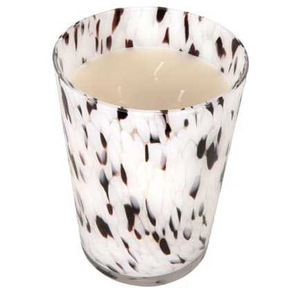 Bougie parfumée en verre tacheté blanc et noir Solva | Maisons du Monde
