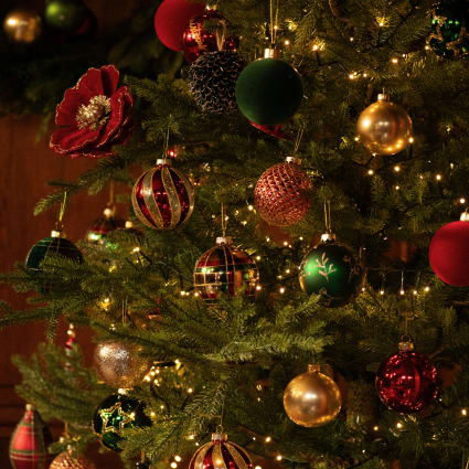 Boule De Noël En Verre Velours Bordeaux/vert - Déco Sapin élégante - 10x10x10 Cm - Cosy Home