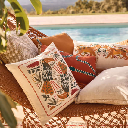 Cuscino da esterno in poliestere riciclato intessuto écru e giallo