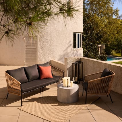 Divano da giardino posti in resina riciclata beige e metallo