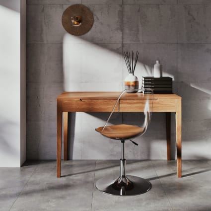 Sedia girevole in polipropilene trasparente e cuscino marrone