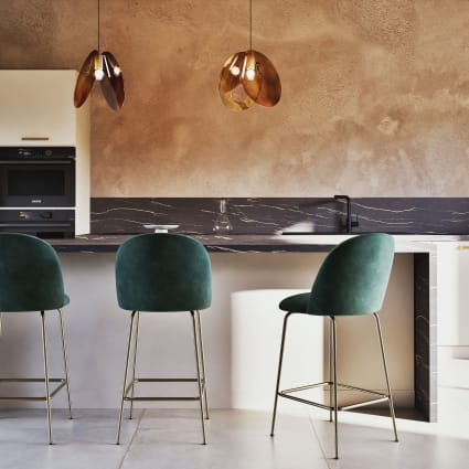 Sedia per isola centrale in velluto verde foresta H65 Ginette