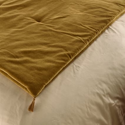 Copriletto In Velluto HOMLA Aurum – Trapuntato Geometrico, 220x240 Cm, Colore Oro