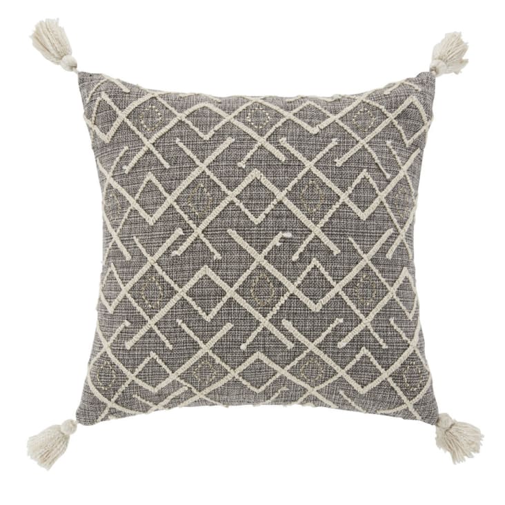 Almofada em tecido de algodão cinza com motivos gráficos bordados em cru 45x45-HABANA