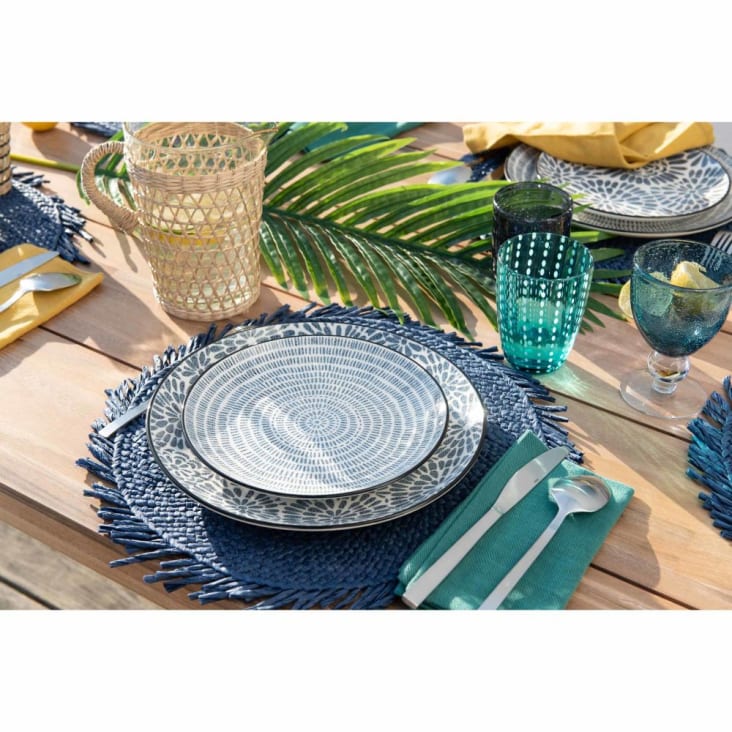 Assiette plate en grès blanc motifs graphiques bleus-ISCHIA ambiance-4