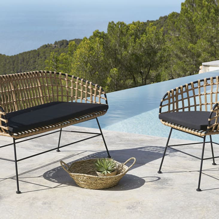 Cadeira de jardim de resina com efeito vime e tecido preto-Kanpur ambiance-6