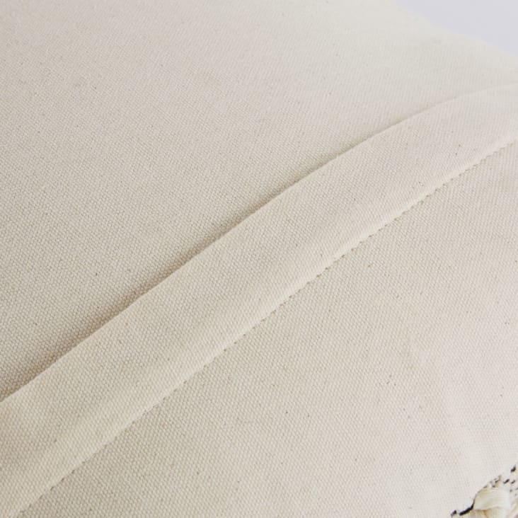 Cojín de algodón reciclado bordado color crudo, beis y negro 35 x 80-ABDY cropped-3