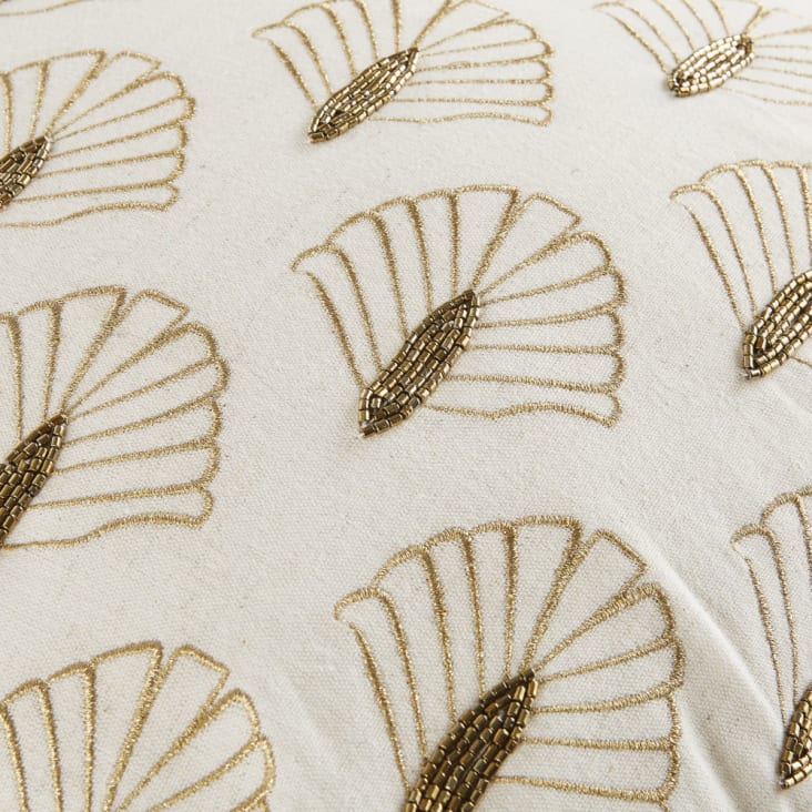 Cojín de algodón y lino multicolor con motivos decorativos dorados bordados y perlas 45x45-KAIA cropped-4