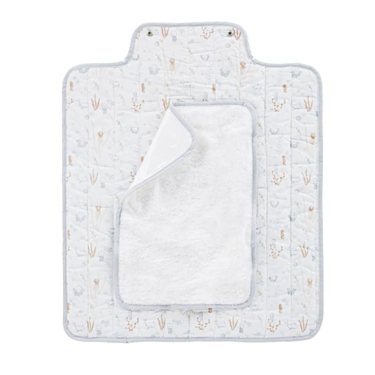 Colchão muda-fraldas de viagem para bebé com estampado branco, cinzento e coral cropped-4