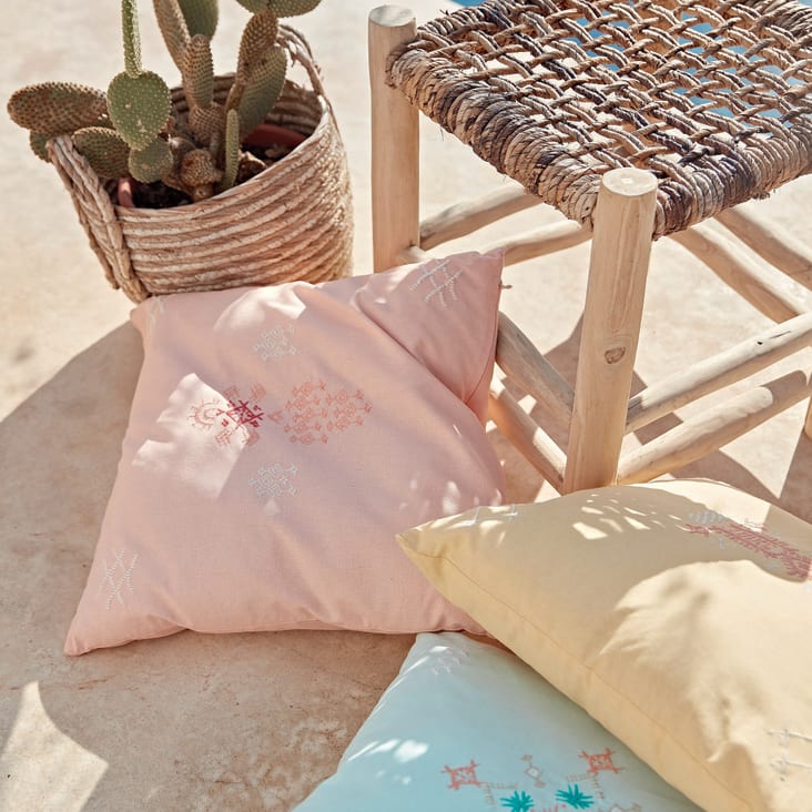 Cuscino in cotone con ricamo rosa 45x45 cm-ATTAIF ambiance-7