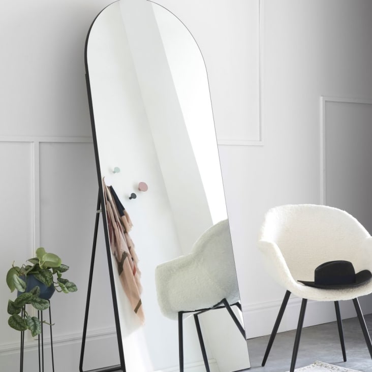 Espejo de arco grande de pie de metal negro 80x200-MAXANDRE ambiance-1