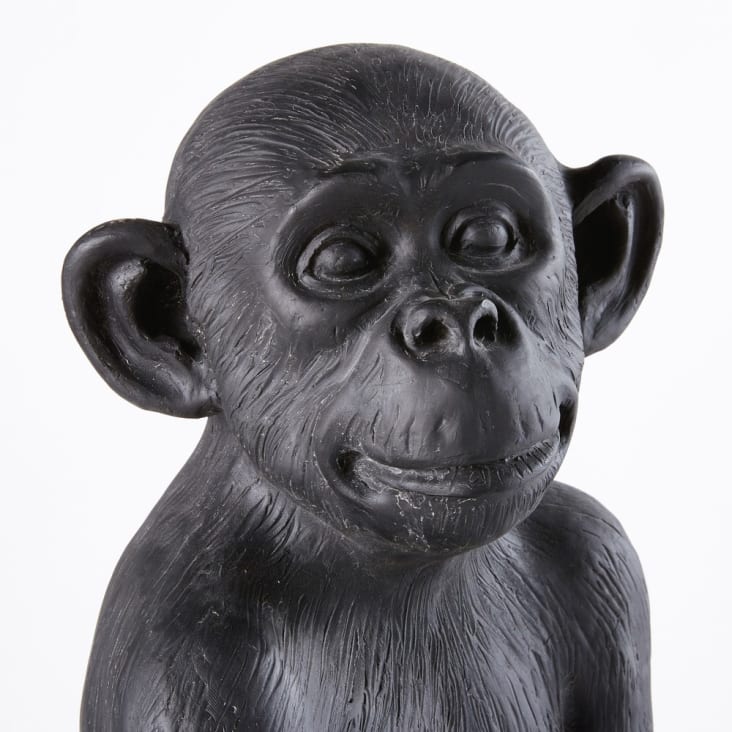 Gartendeko Affe aus schwarzem Kunstharz, H56-Little Gandhi detail-4