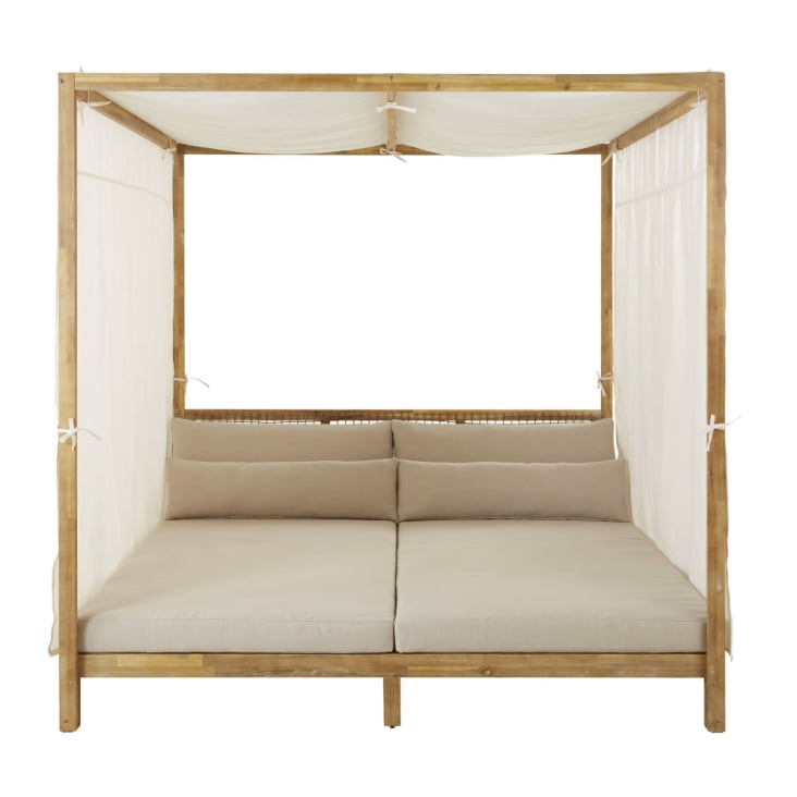 Himmelbett für den Außenbereich aus geflochtenem Kunstharz und hellem