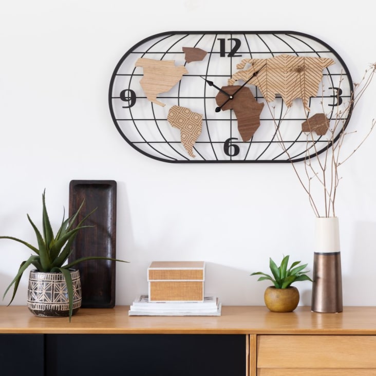 Horloge murale carte du monde filaire noire et marron 81x44-DURBAN ambiance-2