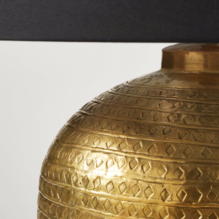 Lamp van bronskleurig metaal met zwarte lampenkap-Maduraï detail-4