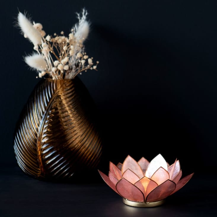 Lotus-Lämpchen aus Perlmutt und rosafarbenem Metall ambiance-2