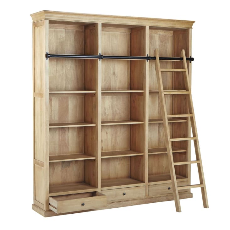 Mangohouten boekenkast met 3 lades en een ladder-Naturaliste cropped-2