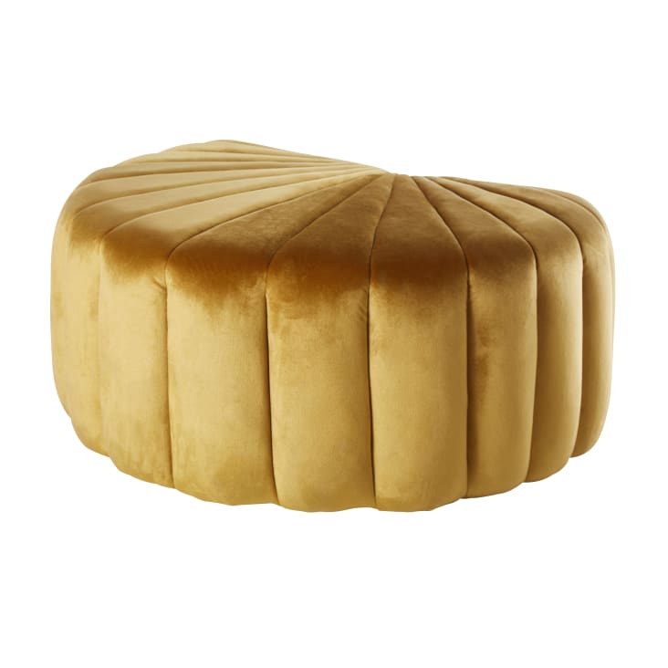 Poef met goudkleurig schelpenpatroon