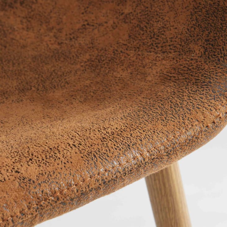Silla escandinava de antelina marrón envejecido-Clyde detail-3