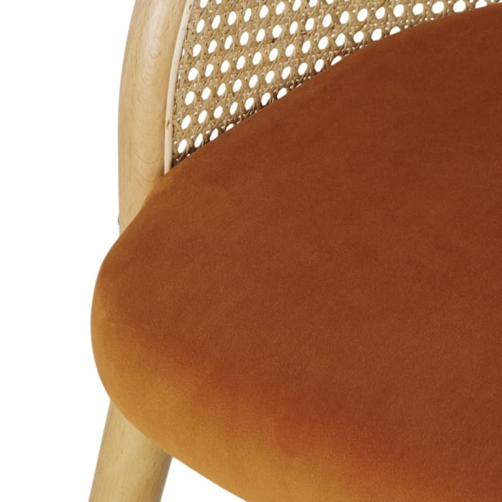 Stuhl mit Armlehnen, orangebraunem Samtbezug und aus naturfarbenem Rattangeflecht-Sockette cropped-4