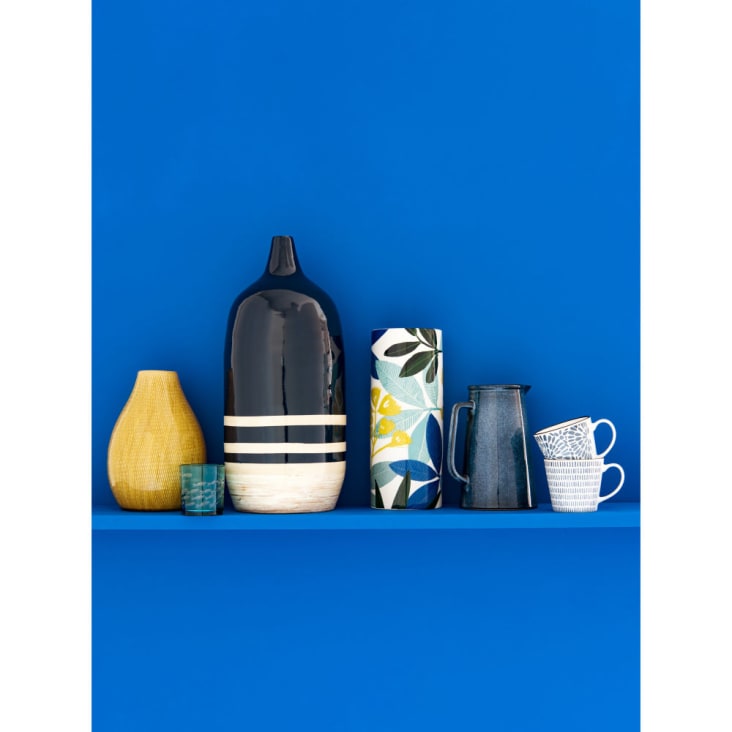 Tasse aus Steinzeug, bedruckt mit blauen Blumen-ISCHIA ambiance-3
