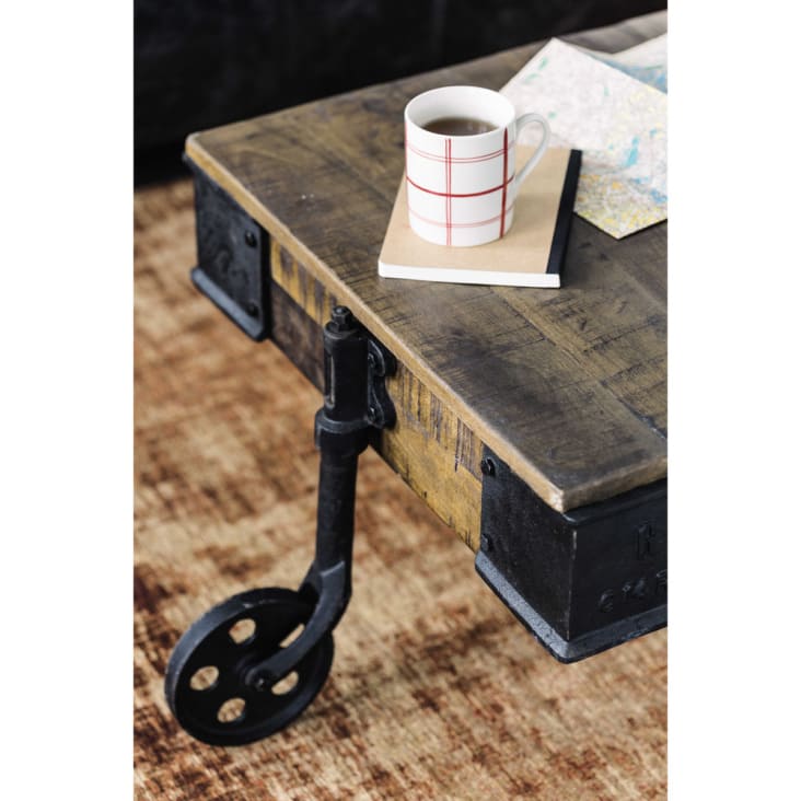 Tavolo basso stile industriale a rotelle in massello di mango e metallo L 130 cm-Colorado ambiance-11