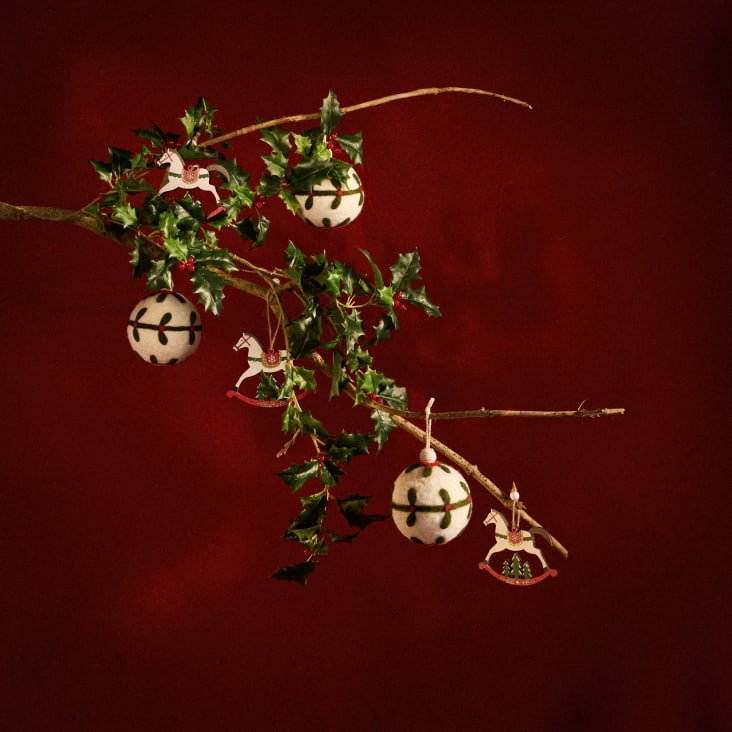 Logbuch-Verlag Schaukelpferd Weihnachtsanhänger - 8 Nostalgische Metall-Anhänger Rot-weiß Für Christbaum