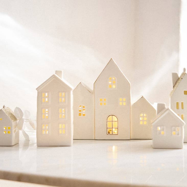 Weihnachtsdeko leuchtendes Häuschen aus Porzellan, weiß PURE SOFT XMAS Maisons du Monde
