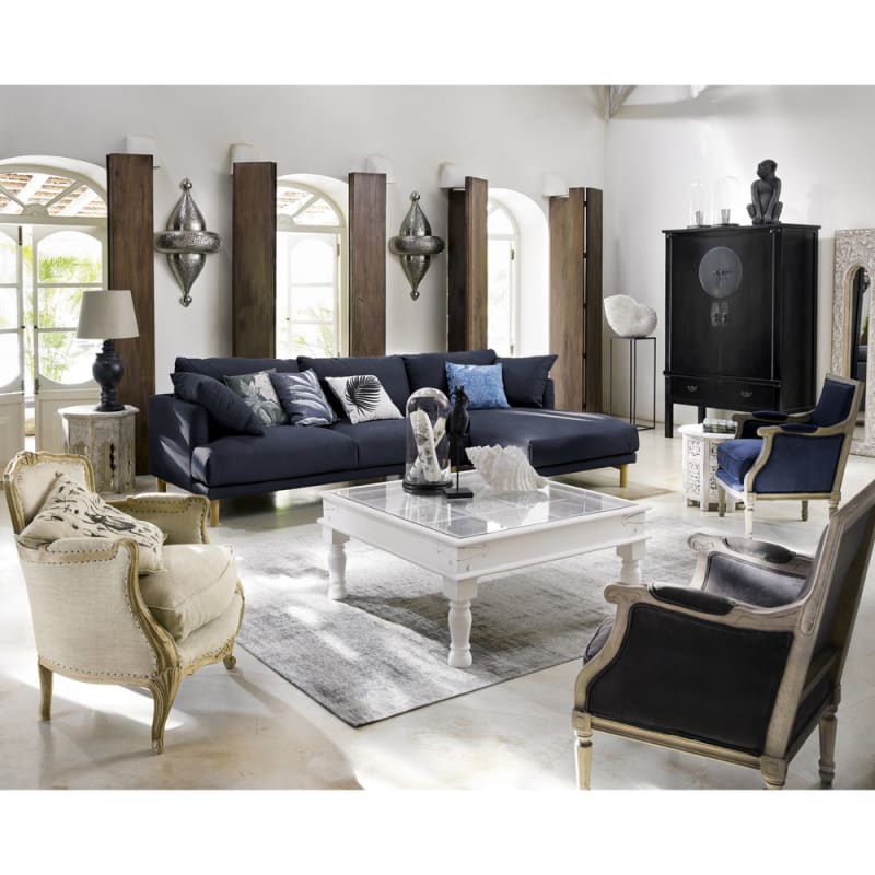 Bout de canapé en bois de manguier gravé blanchi - miniature 4