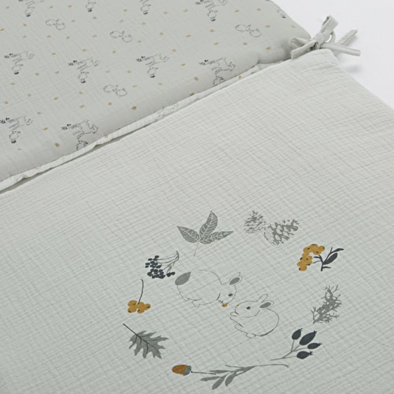 Tour de lit bébé en gaze de coton bio multicolore imprimé - miniature 2