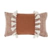 Cuscino in cotone riciclato intessuto terracotta con pompon 30x50 cm