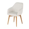 Fauteuil de table écru et pieds en bois de chêne