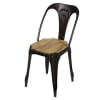 Cadeira industrial de madeira de mangueira e metal preto mate