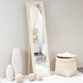 Laure - Grand miroir rectangulaire sur pied en bois de paulownia 160x40