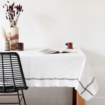 AMATA - Toalha de mesa em algodão biológico lavado branco com motivos às riscas bordados castanhos e pretos com franjas 150x250