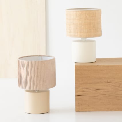 Tafellamp beige hout stoffen kap Mexlite Sabi
