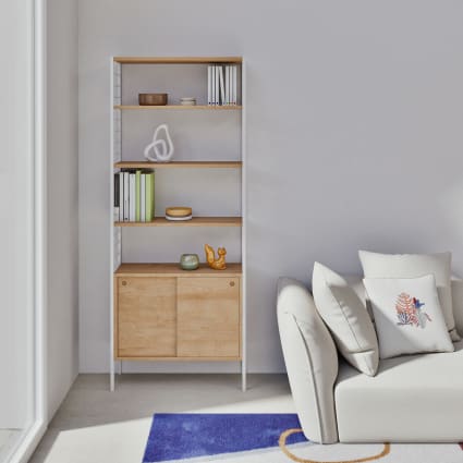 Weißes Metallregal mit 4 verstellbaren Einlegeböden und 2 Holzschiebetüren, 80 cm Pilea