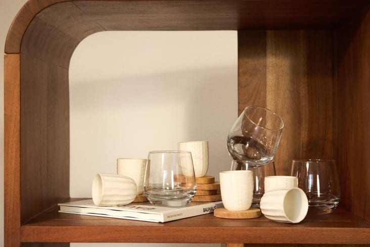 Chris Brown 'Pyramid BW' Kaffeetasse & Holzuntersetzer Set - Keramik, 325ml, Spülmaschinengeeignet
