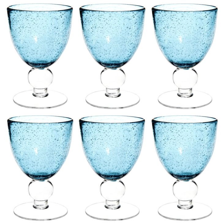 Copo de vinho de vidro com efeito de bolhas azuis