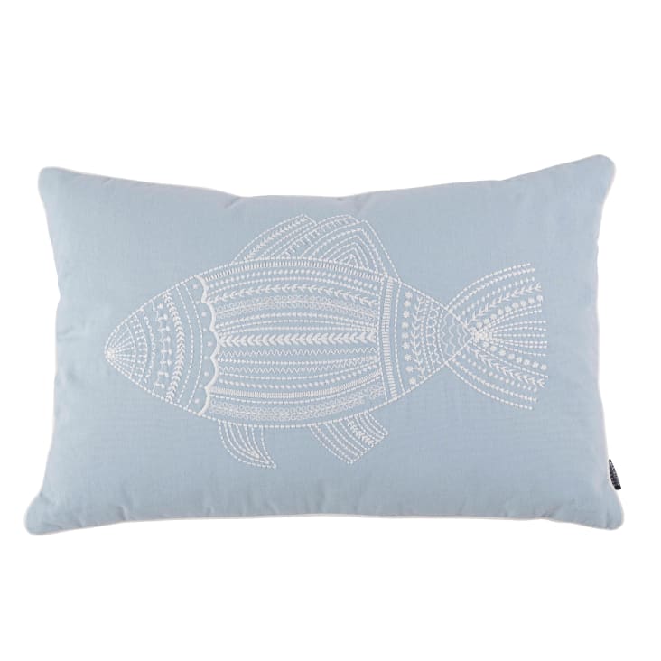 Il Bambino Piccolo Sta Con Un Pesca-NET Nell'acqua Immagine Stock - Foto 2