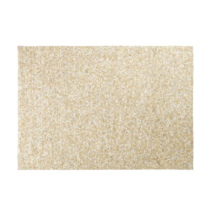 Teppich aus Kuhleder in Ecru und Gold mit grafischen Motiven 160x230