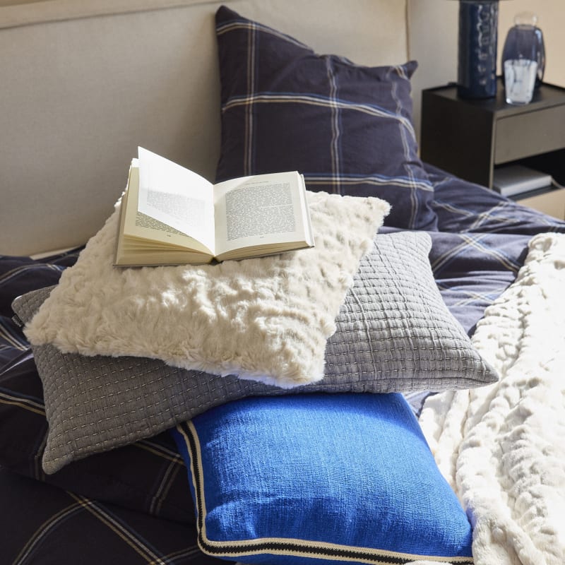 Plaid en fausse fourrure blanche 150 x 180 cm - miniature 10