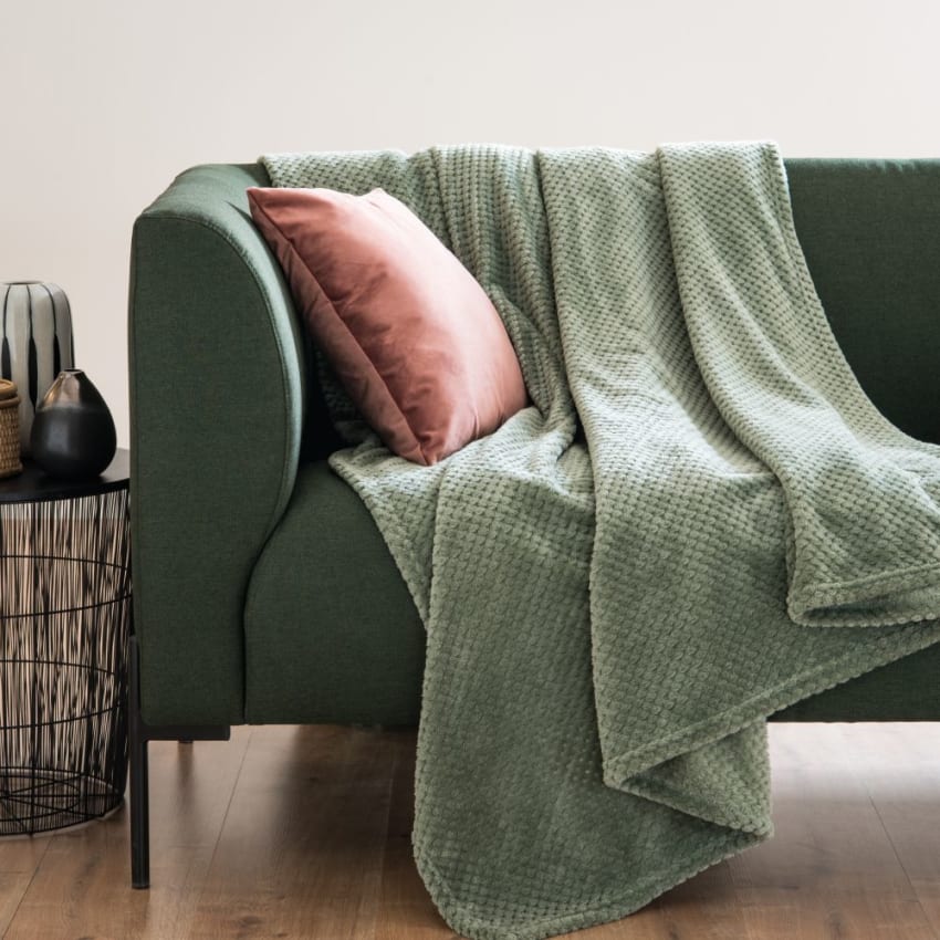 Plaid In Flanella Goffrata Douceur D'Intérieur Nelia - 125x150 Cm, Tinta Unita Verde Salvia, Morbido E Caldo, Certificato Oeko-Tex, Per Divano E Letto - 3