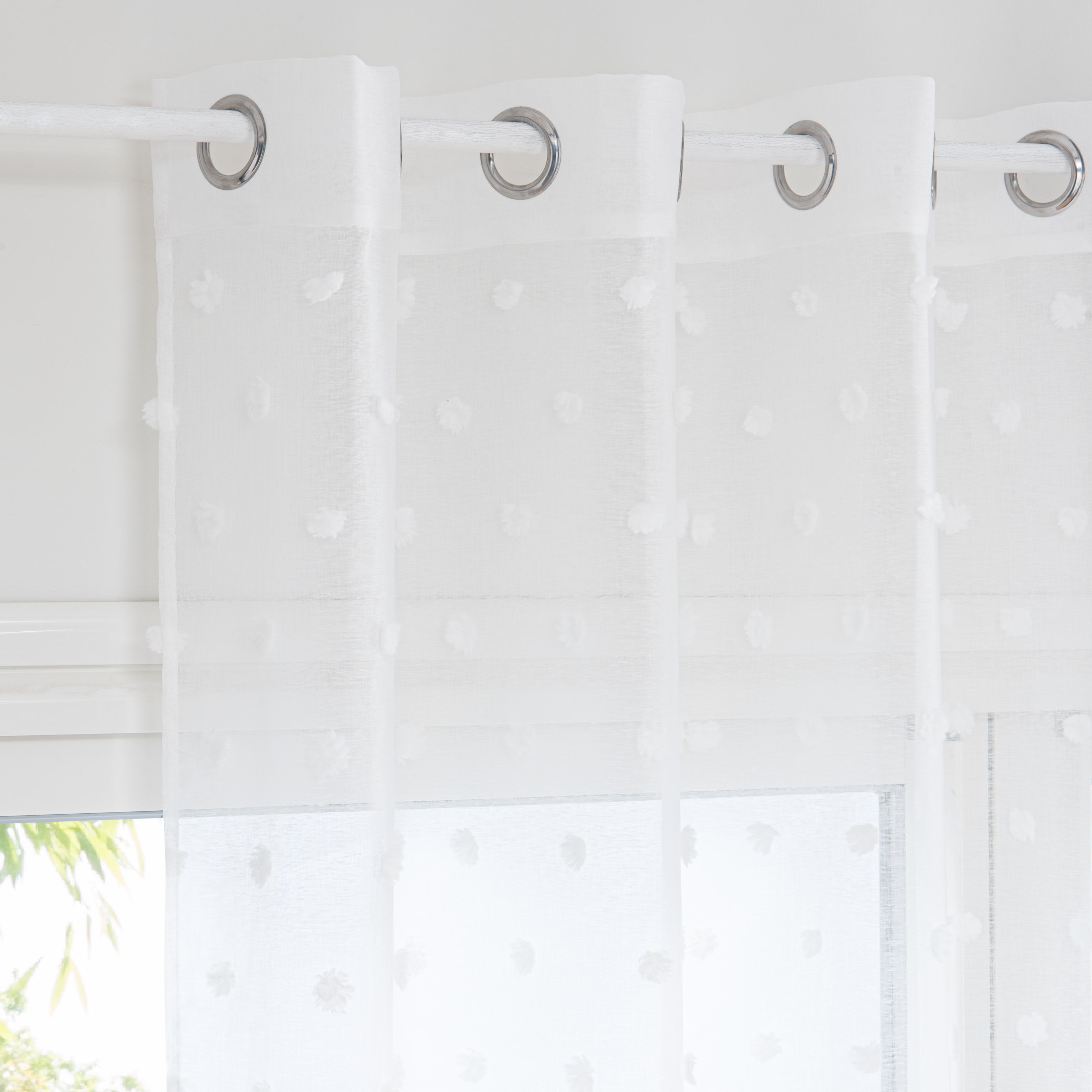 Ösenvorhang, Weiß mit Pompons, 1 Vorhang 140x250 HELOISE | Maisons du Monde