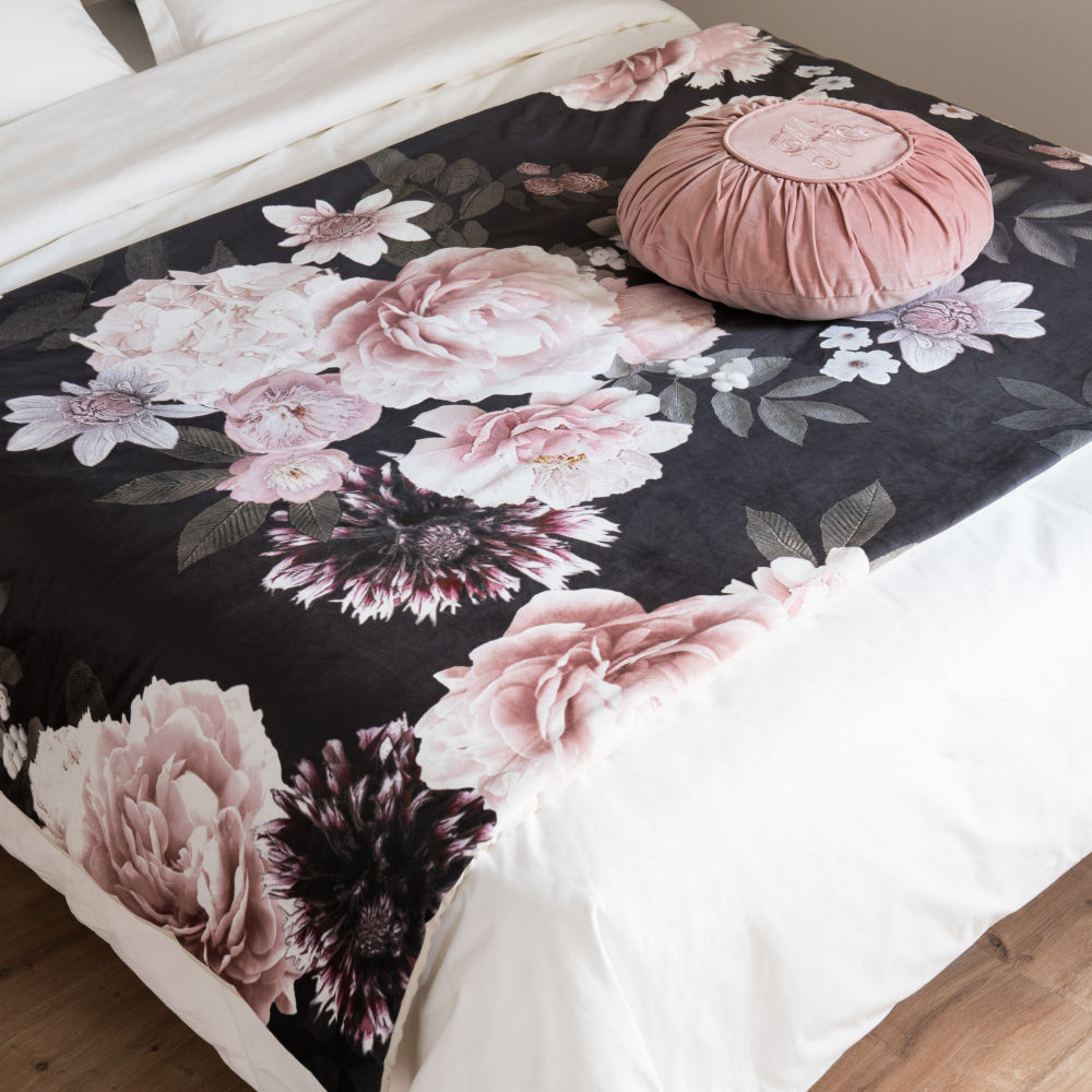 Boutis en coton rose et noir motif floral 100x200