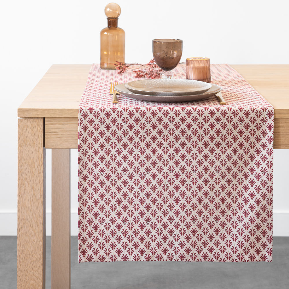 Chemin de table en coton à motifs fantaisies rouges et dorés 45x150 (photo) Chemin de table en coton à motifs fantaisies rouges et dorés 45x150