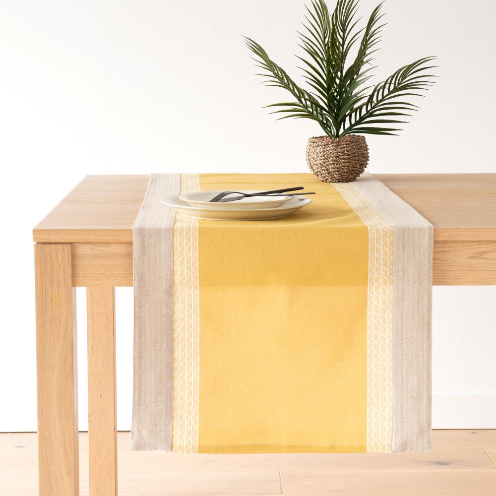 Chemin de table en coton motifs graphiques jaunes, beiges et blancs 48x150