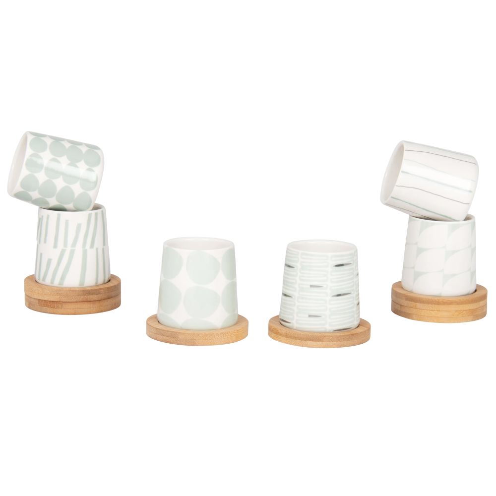 Coffret tasses en grès motifs bleus et gris (x6) et soucoupes en bambou Coffret tasses en grès motifs bleus et gris (x6) et soucoupes en bambou