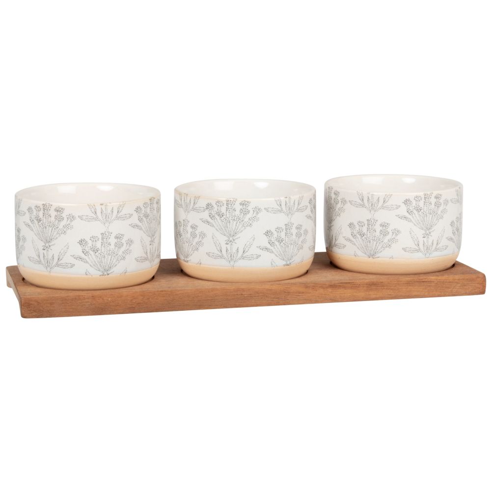 Coupelles apéritives en grès écru motif végétal (x3) et plateau en acacia Coupelles apéritives en grès écru motif végétal (x3) et plateau en acacia